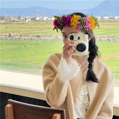 一线女星机场牵手女助理，经纪人连夜公关，整整一周持续发酵